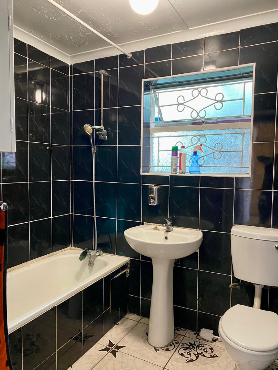 2 Bedroom Property for Sale in Portlands Western Cape